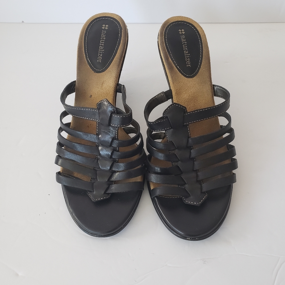 Naturalizer strappy heeled sandals 👡